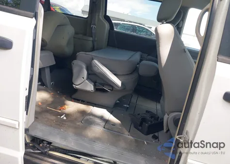 2008 Chrysler Town & Country Lx from USA, damaged, VIN 2A8HR44H88R618273